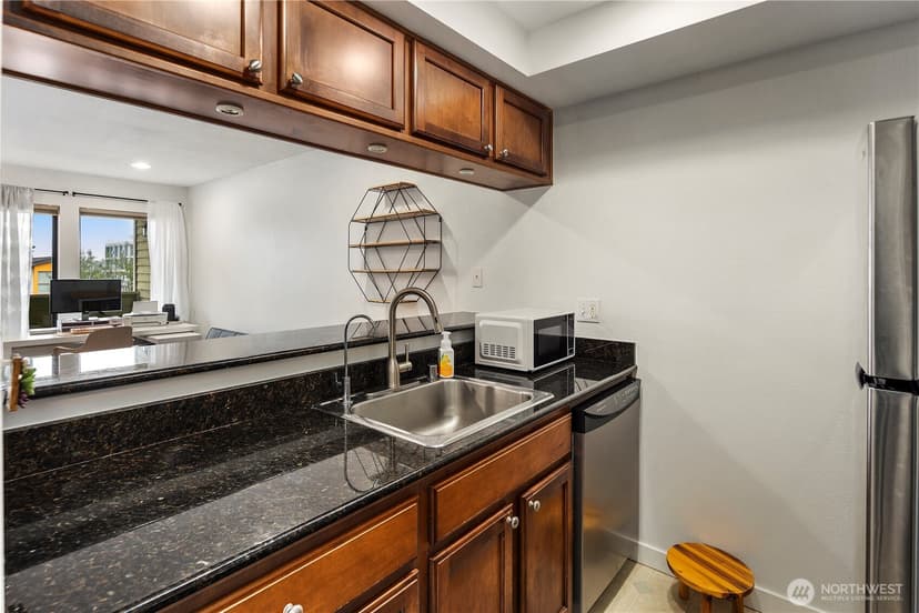 Property photo for 8816 Nesbit Avenue N #302, Seattle photo 5