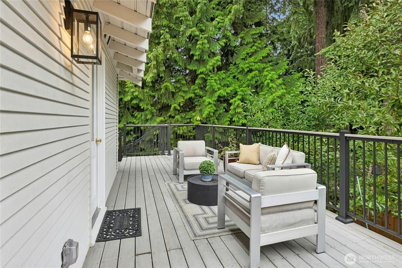 Property photo for 14406 NE 11th Place, Bellevue photo 11
