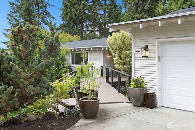 Property photo for 14406 NE 11th Place, Bellevue photo 2