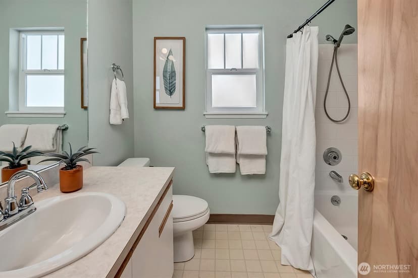 Property photo for 116 24th Avenue S, Seattle photo 24