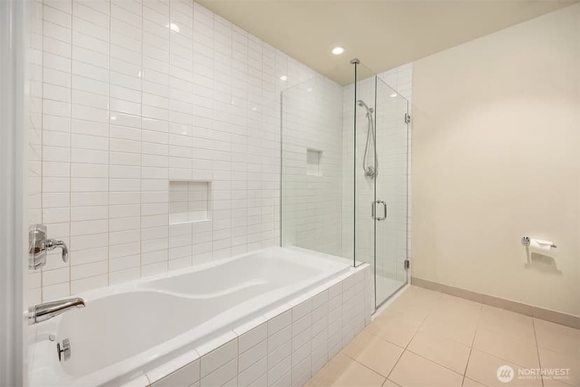 Property photo for 909 5th Avenue #502, Seattle photo 18