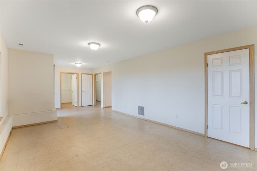 Property photo for 1617 5th Street SE, Puyallup photo 32