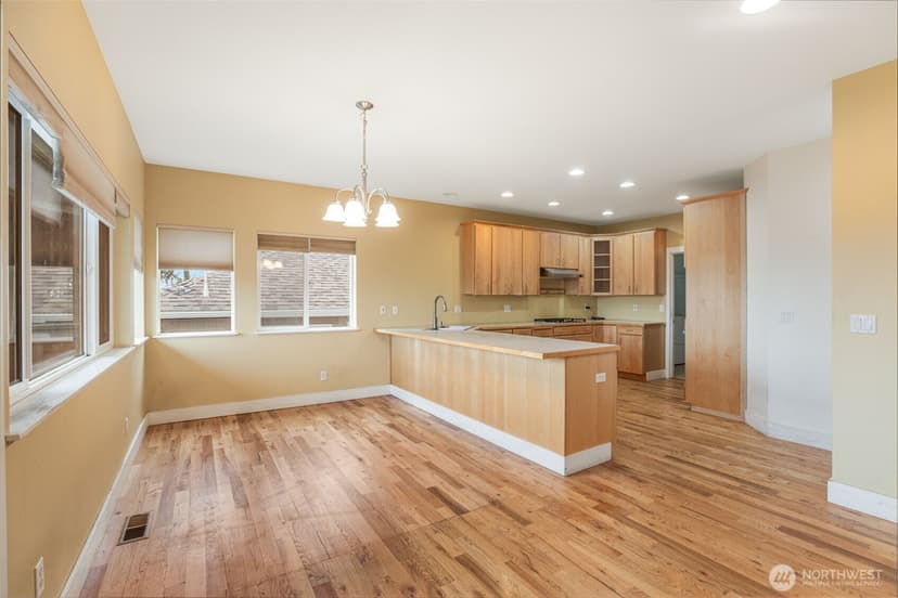 Property photo for 1617 5th Street SE, Puyallup photo 10