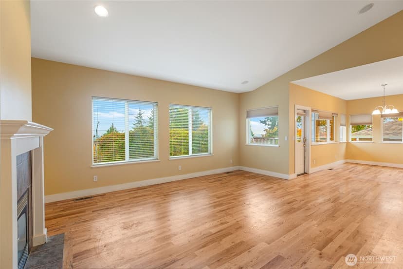 Property photo for 1617 5th Street SE, Puyallup photo 6
