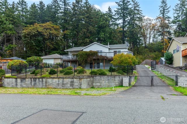 Property photo for 1617 5th Street SE, Puyallup photo 2