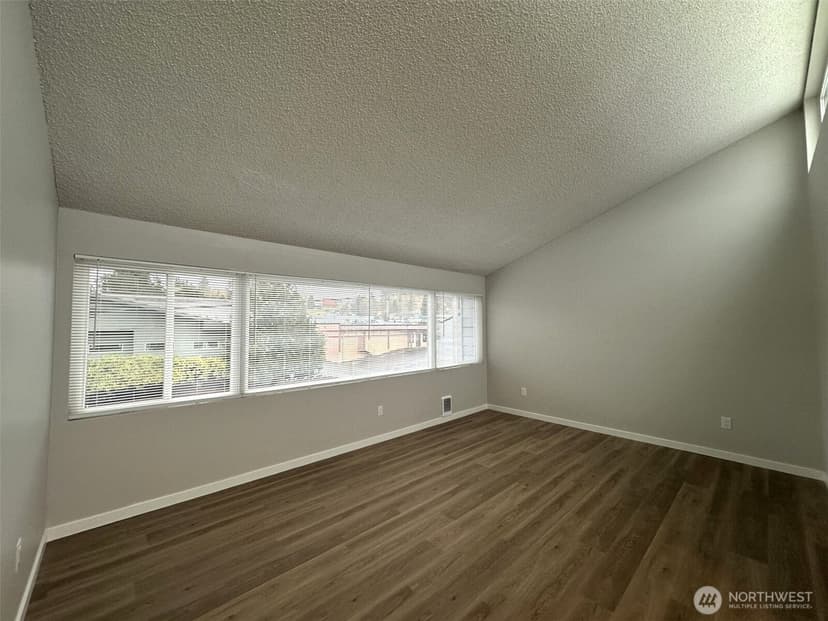 Property photo for 4230 Hoyt Avenue, Everett photo 15