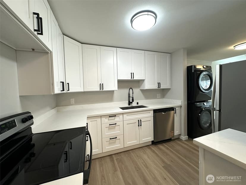 Property photo for 4230 Hoyt Avenue, Everett photo 14