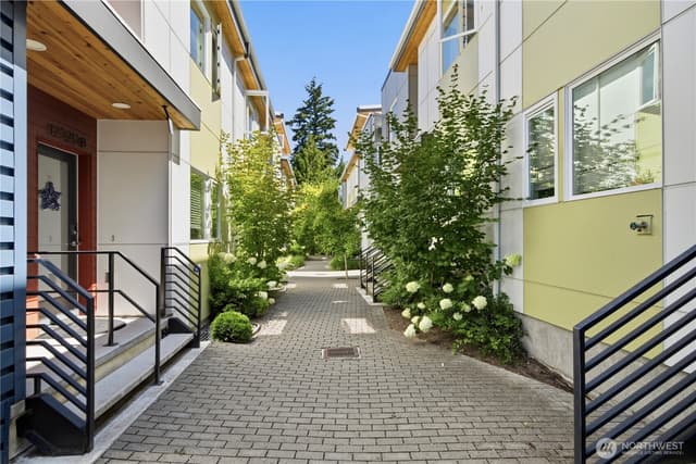Property photo for 12516 15th Avenue NE #A, Seattle photo 2