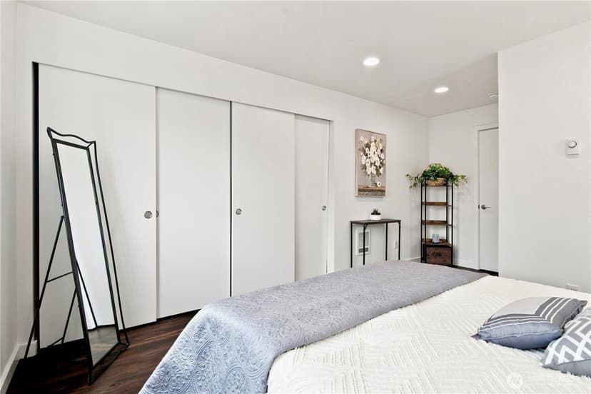 Property photo for 12516 15th Avenue NE #A, Seattle photo 9