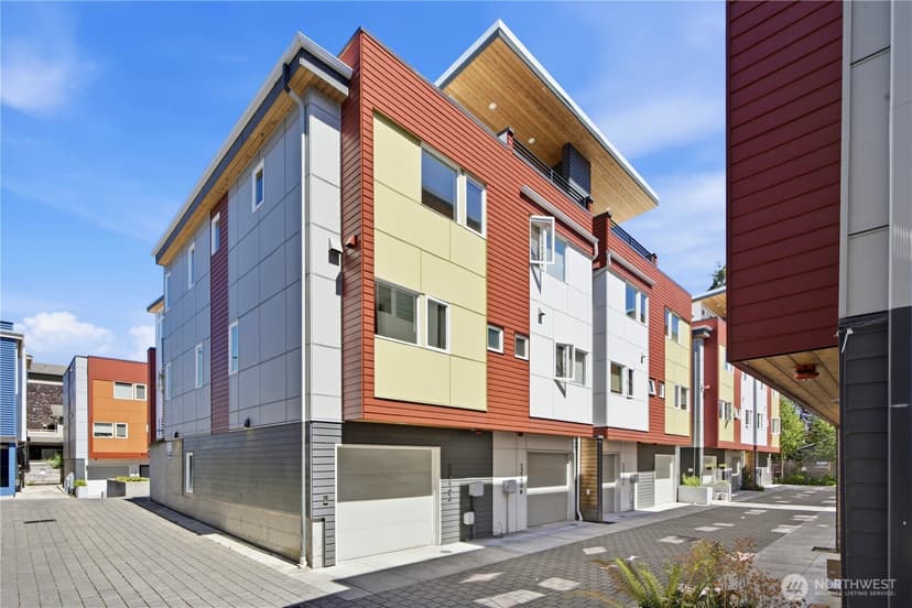 Property photo for 12516 15th Avenue NE #A, Seattle photo 16