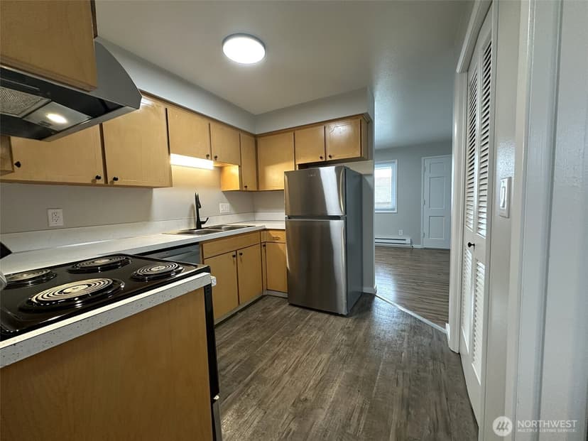 Property photo for 2501 Rucker Avenue, Everett photo 17