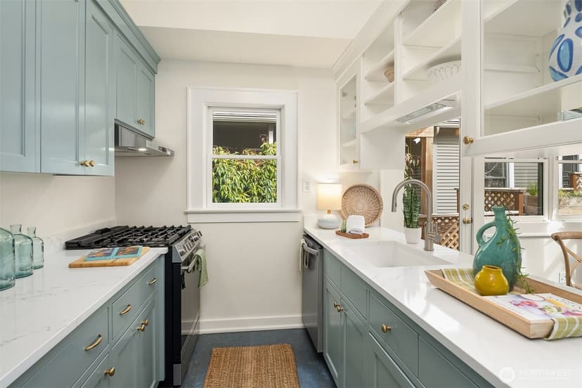 Property photo for 311 N 47th Street, Seattle photo 14