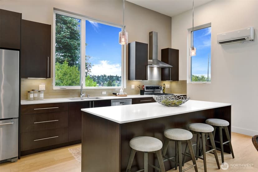 Property photo for 3022 4th Avenue W, Seattle photo 13