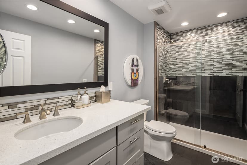 Property photo for 10444 SE 22nd Street, Bellevue photo 23