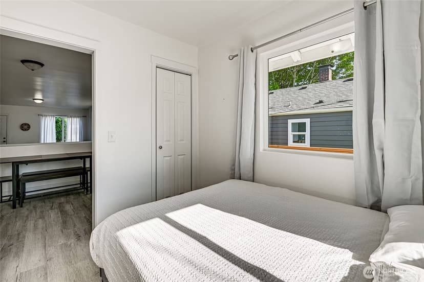 Property photo for 305 Meadow Avenue N, Renton photo 12