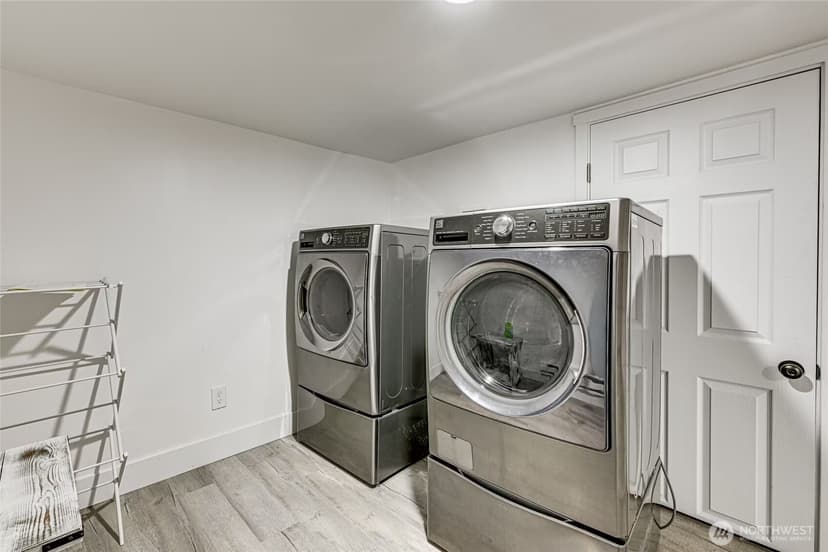 Property photo for 305 Meadow Avenue N, Renton photo 18