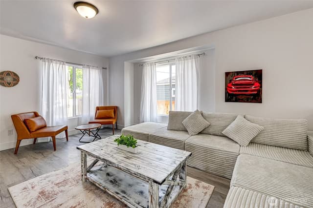 Property photo for 305 Meadow Avenue N, Renton photo 5