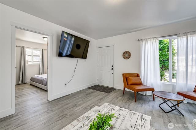 Property photo for 305 Meadow Avenue N, Renton photo 3