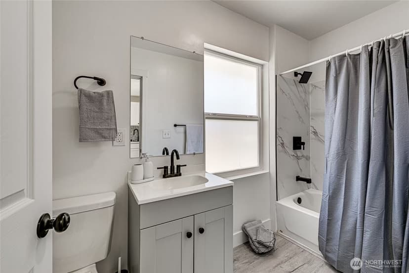 Property photo for 305 Meadow Avenue N, Renton photo 14