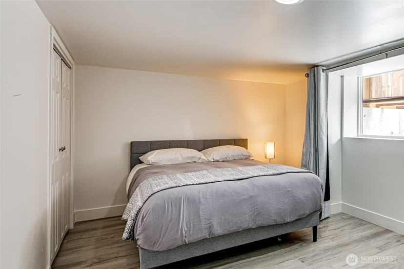 Property photo for 305 Meadow Avenue N, Renton photo 17