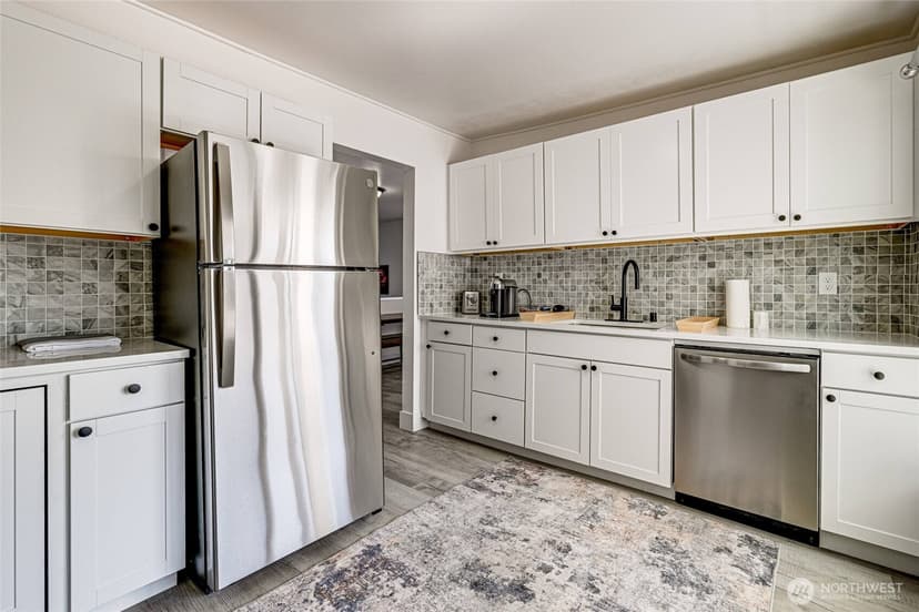 Property photo for 305 Meadow Avenue N, Renton photo 7