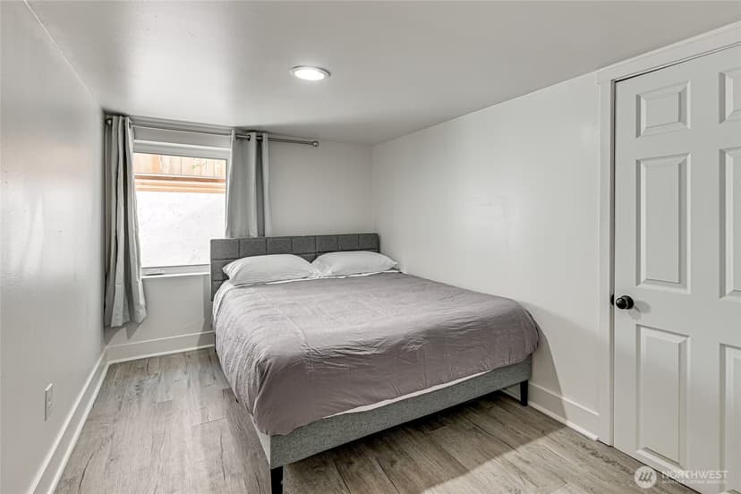 Property photo for 305 Meadow Avenue N, Renton photo 13