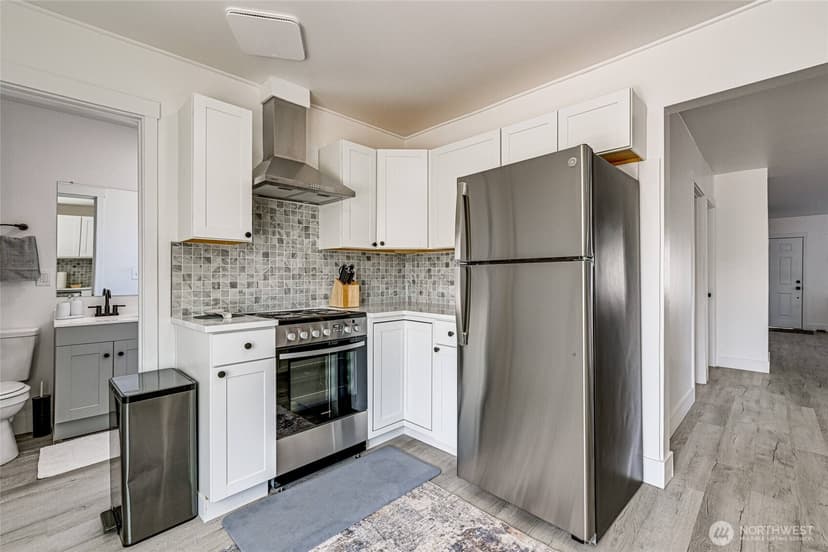 Property photo for 305 Meadow Avenue N, Renton photo 8