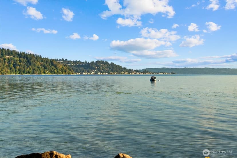 Property photo for 12116 Shorewood Drive SW, Burien photo 30