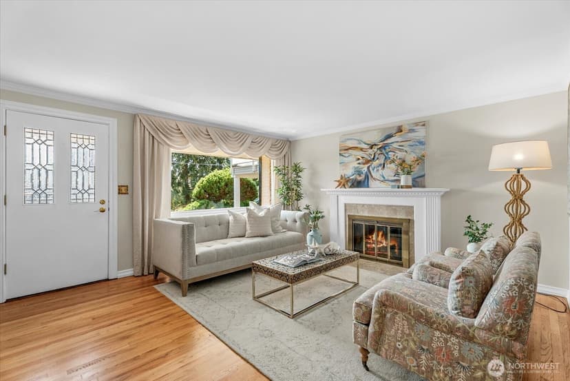Property photo for 12116 Shorewood Drive SW, Burien photo 4