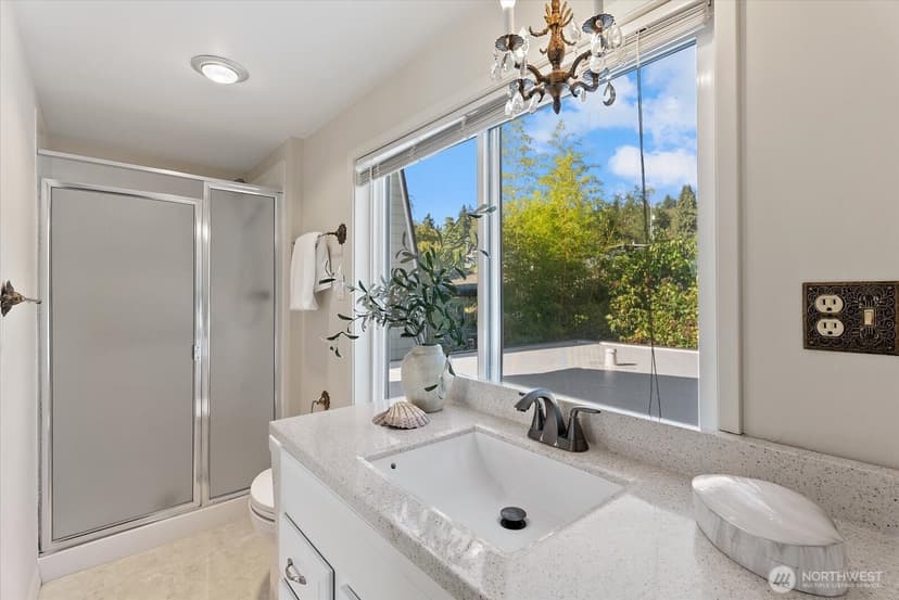 Property photo for 12116 Shorewood Drive SW, Burien photo 19