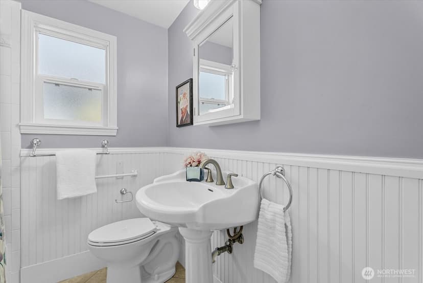 Property photo for 12116 Shorewood Drive SW, Burien photo 23
