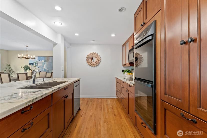 Property photo for 12116 Shorewood Drive SW, Burien photo 14