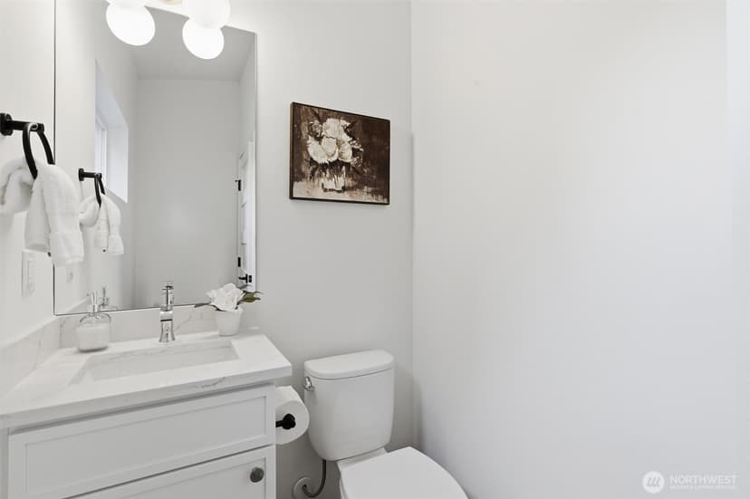 Property photo for 13351 25th Avenue NE, Seattle photo 13