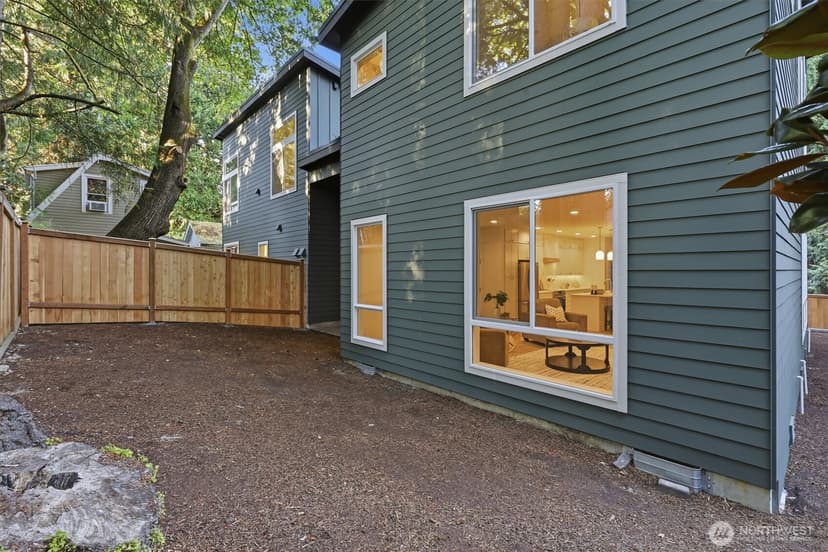 Property photo for 13351 25th Avenue NE, Seattle photo 24