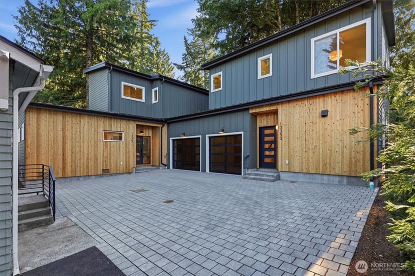 Property photo for 13351 25th Avenue NE, Seattle photo 27
