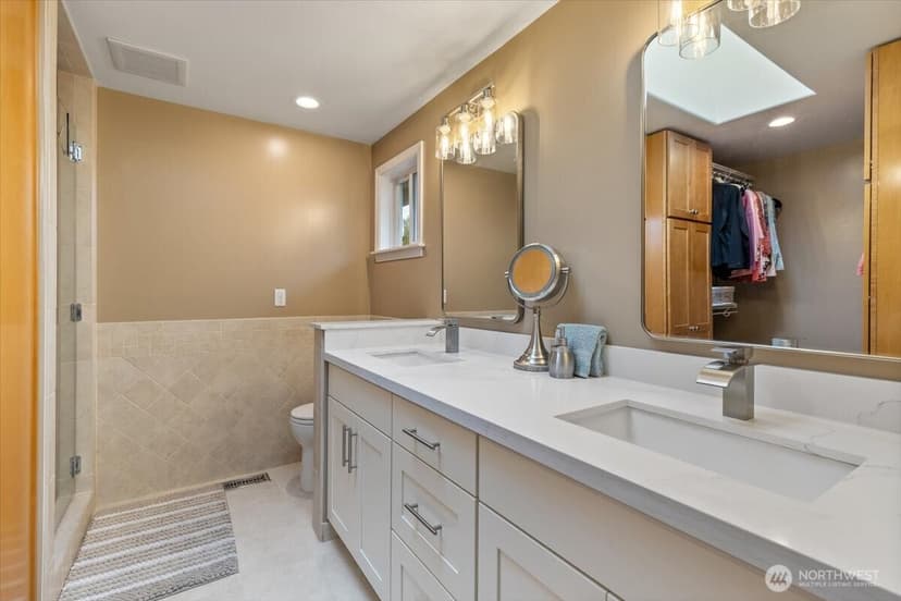 Property photo for 10503 158th Avenue NE, Redmond photo 17
