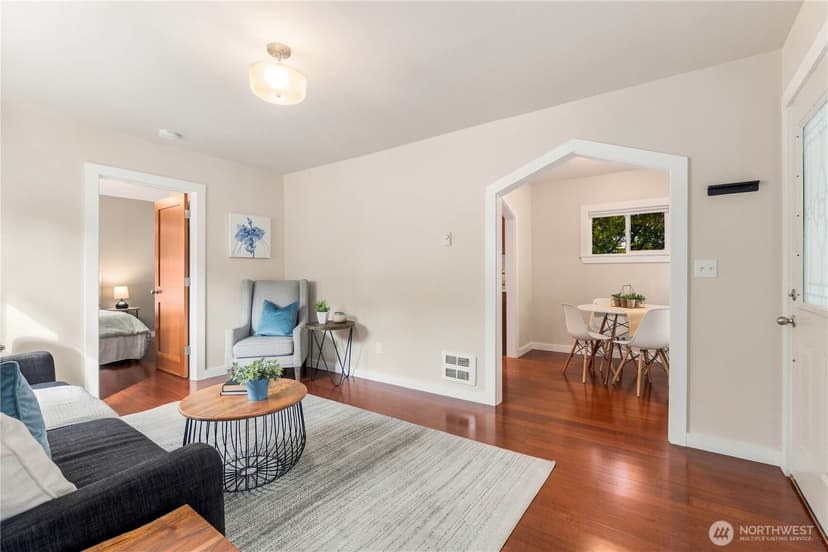 Property photo for 730 N 100th Street, Seattle photo 9