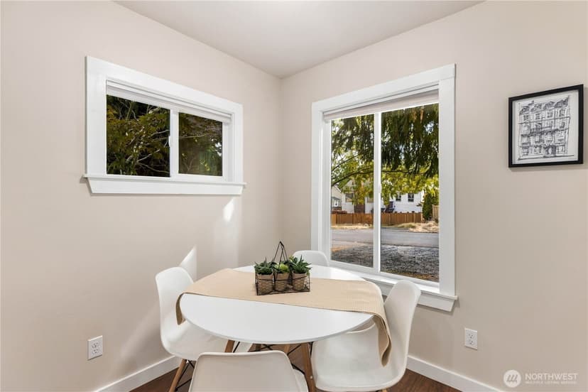 Property photo for 730 N 100th Street, Seattle photo 12