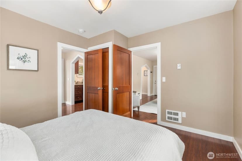 Property photo for 730 N 100th Street, Seattle photo 13