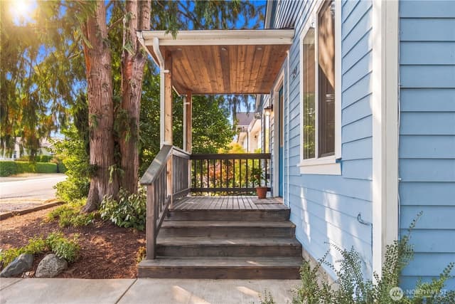 Property photo for 730 N 100th Street, Seattle photo 4