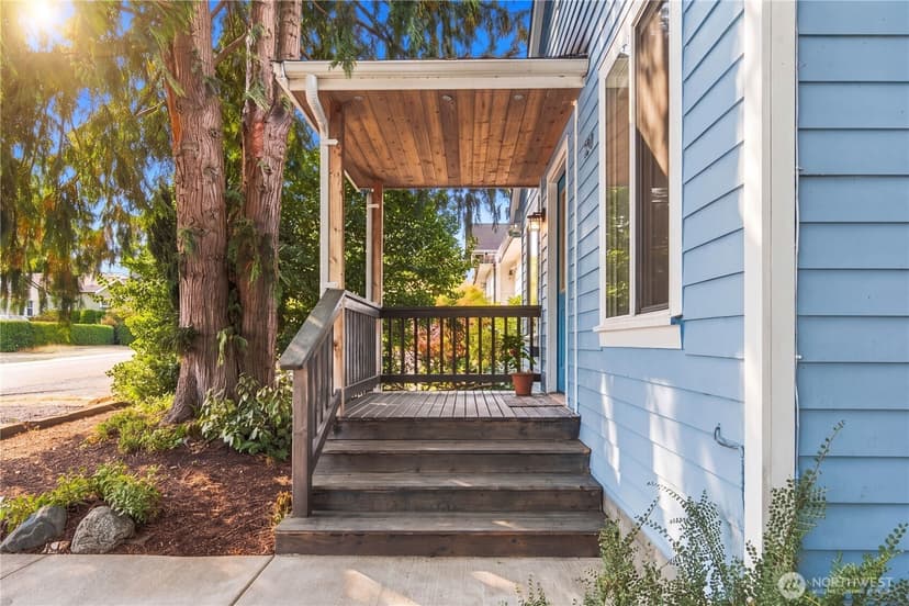Property photo for 730 N 100th Street, Seattle photo 4