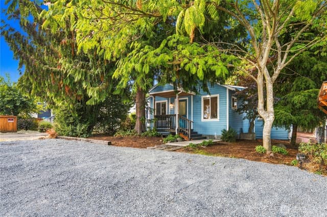 Property photo for 730 N 100th Street, Seattle photo 2