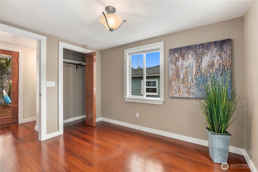 Property photo for 730 N 100th Street, Seattle photo 16