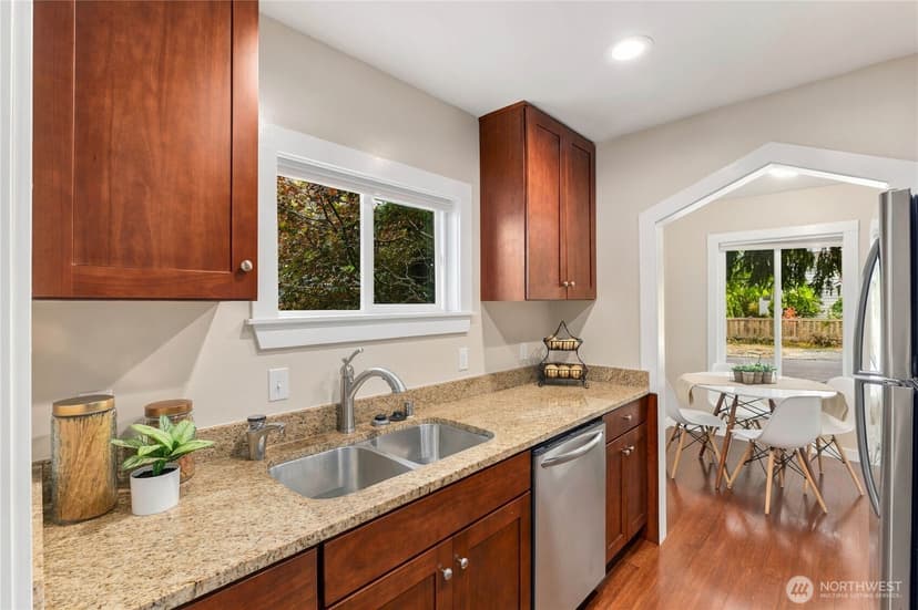 Property photo for 730 N 100th Street, Seattle photo 20