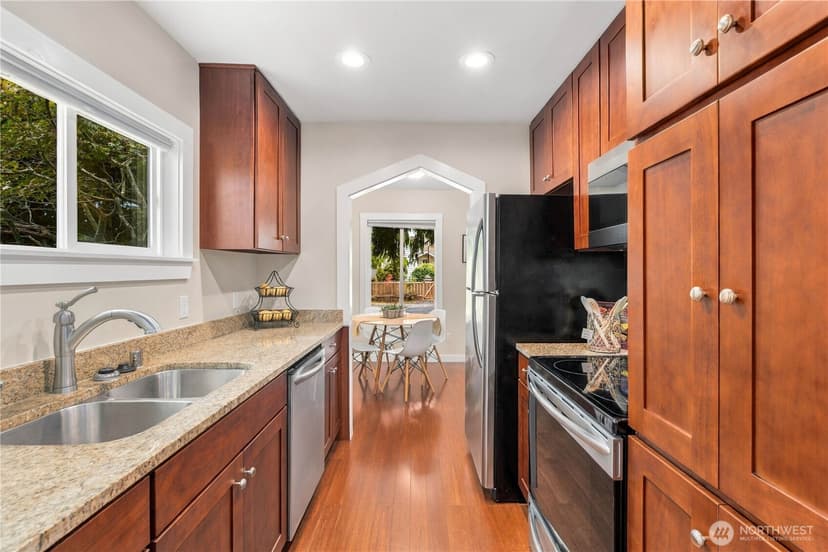 Property photo for 730 N 100th Street, Seattle photo 19