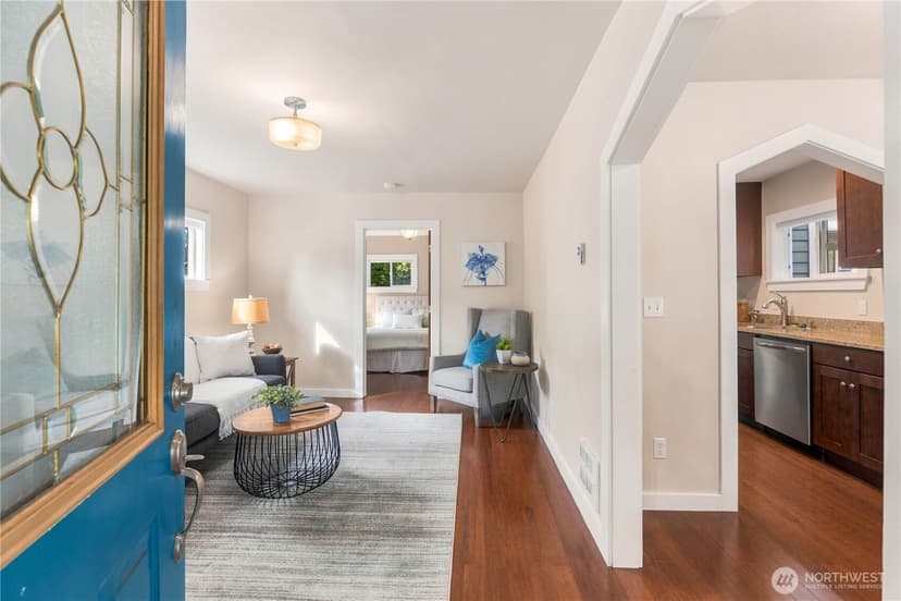 Property photo for 730 N 100th Street, Seattle photo 6