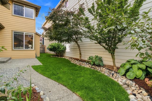 Property photo for 2117 NW Far Country Lane, Issaquah photo 3