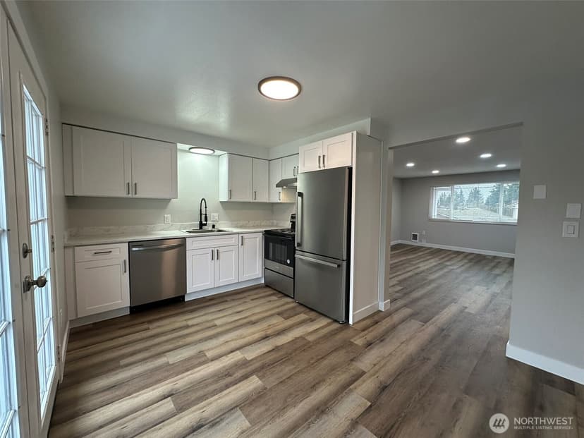 Property photo for 8806 3rd Avenue SE, Everett photo 25