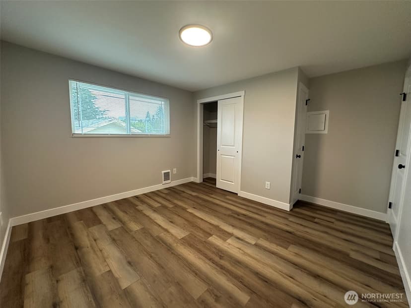 Property photo for 8806 3rd Avenue SE, Everett photo 28