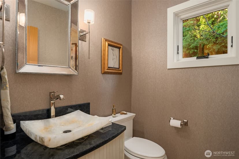 Property photo for 10411 Maplewood Place SW, Seattle photo 25